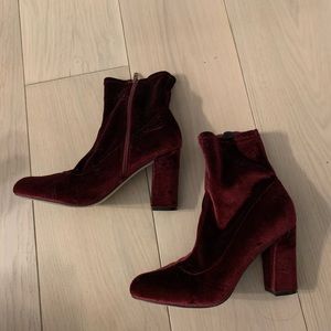 Madden Girl size 7 Burgundy Velvet Booties